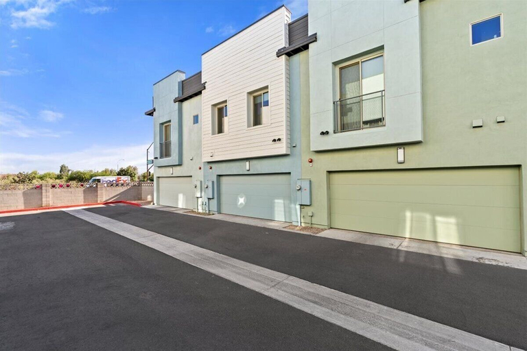 Exterior 5, Desert Escape Townhome - Pool & Gym, Maricopa