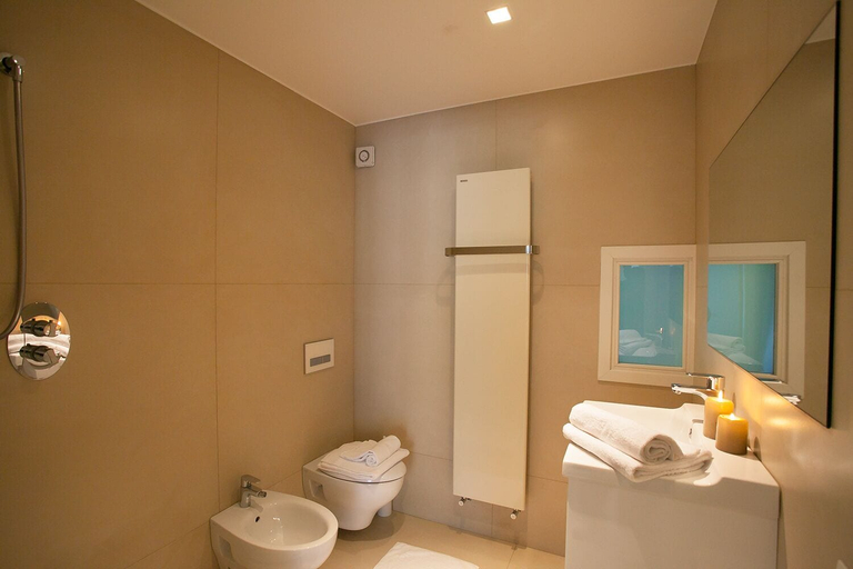 Bathroom 5, Villa La Betulla, Como