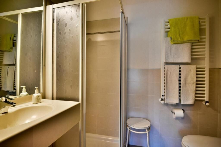 Bathroom 5, Hotel Villnerhof, Bolzano