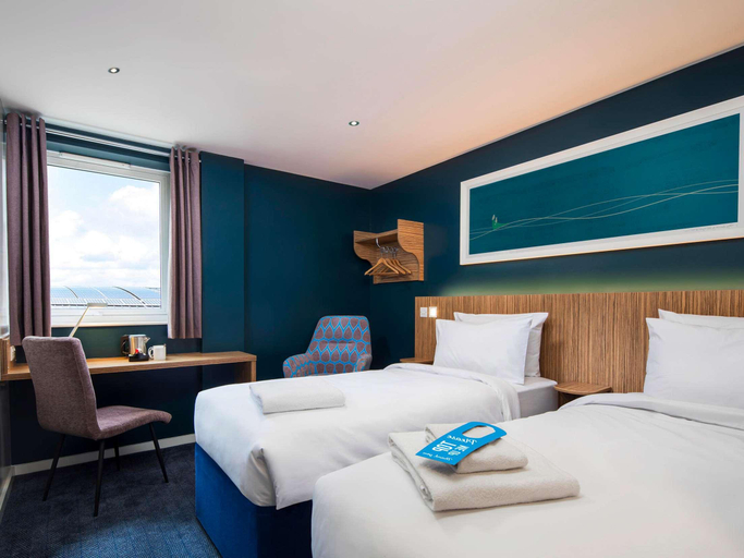 Bedroom 5, Travelodge Wadebridge, Cornwall