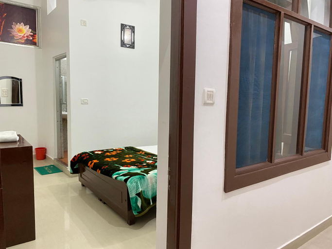 Bedroom 1, Hotel Manikut, Garhwal