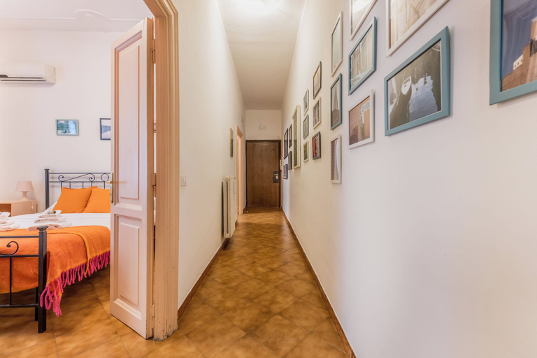 Interior 5, Ostiense Stopover, Rome