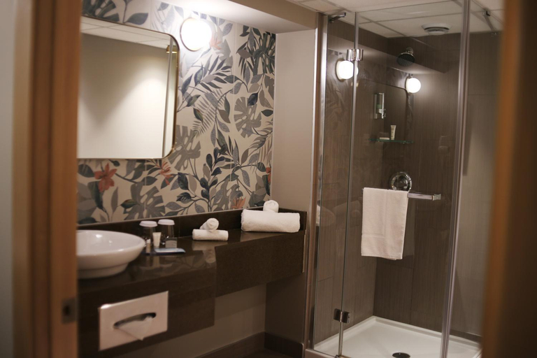 Bathroom, Chateau Roberval, Le Domaine-du-Roy
