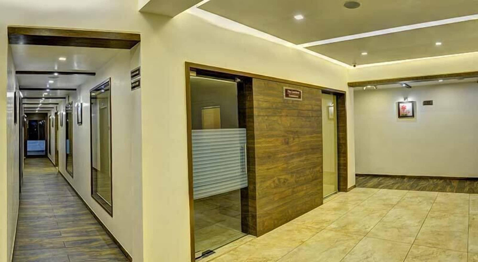 Public Area 3, Hotel Aaram Orchard, Ahmadabad