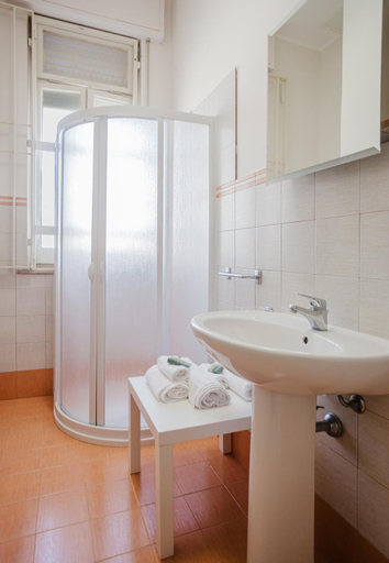 Bathroom 3, GARIBALDI HOUSE, Trapani