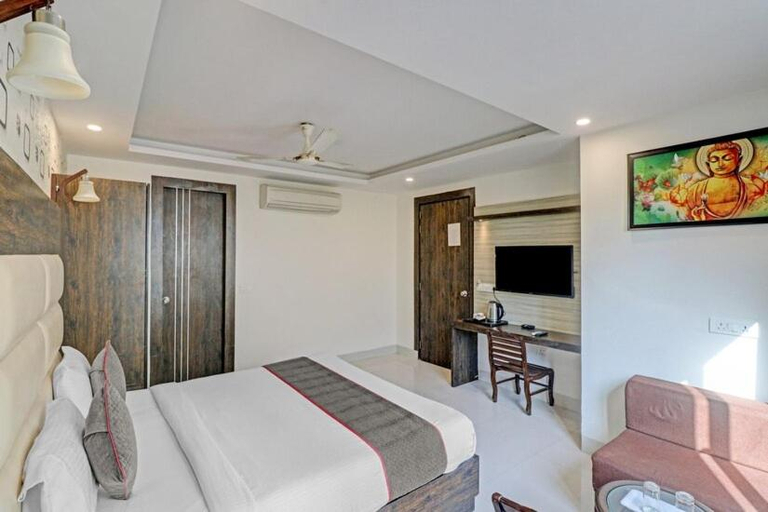 Bedroom 3, The Nirvana Delhi Airport - FREE Airport Drop, Delhi