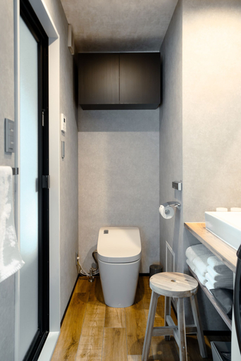 Bathroom 4, ulu Tokyo, Chūō