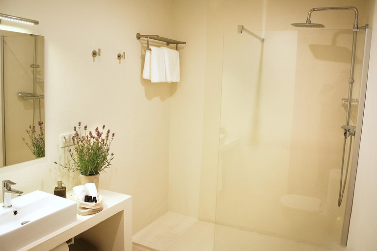 Bathroom 3, Hotel Casa Calella, Girona