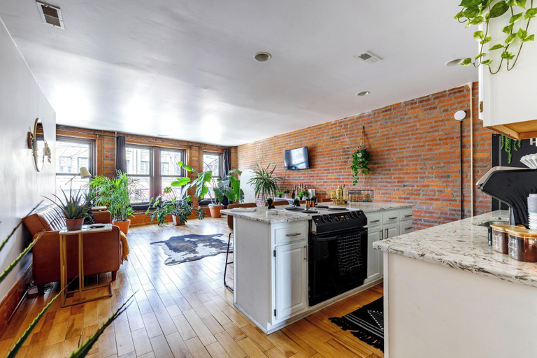 Room 4, Jungle House Luxury Lofts Â€“ Short North High S, Franklin