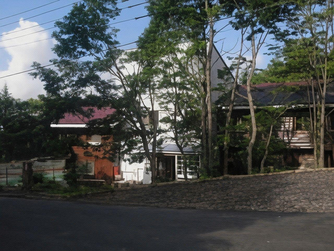 Others 2, Pension Shiroi Tsubasa, Suzaka