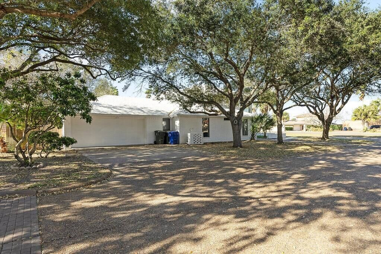 Exterior 3, Corpus Christi Gem, Nueces