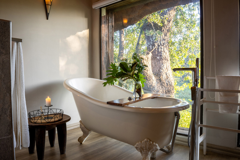 Bathroom 5, Karongwe River Safari Lodge, Mopani