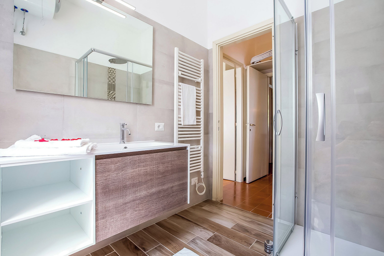 Bathroom 2, Nobiallo Fronte Lago, Como