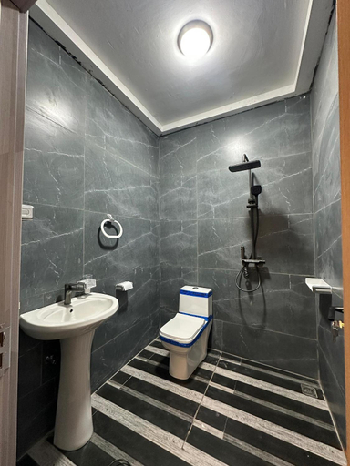 Bathroom 3, Bamboo Garden Hotel, Kombo Saint Mary