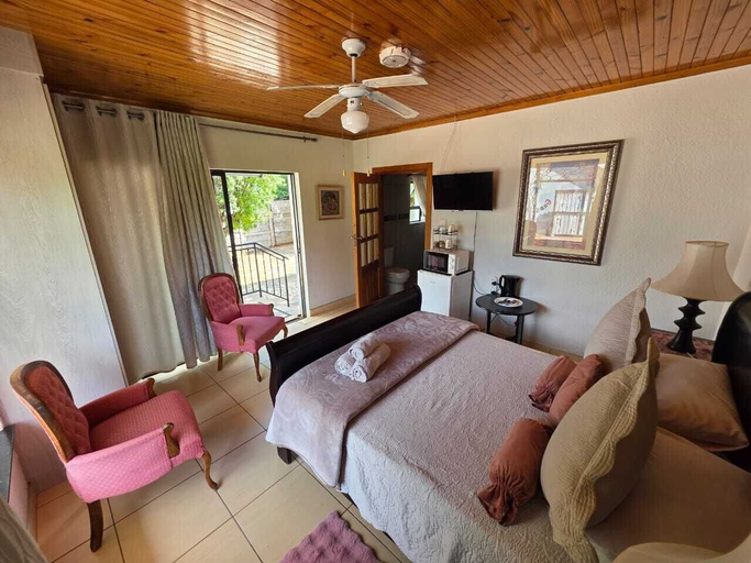 Bedroom 3, Aloe Tree, West Rand