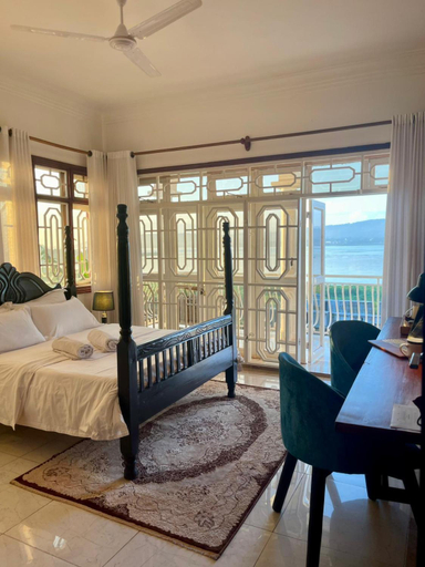 Bedroom 2, The Jewel and the Lake, Jinja