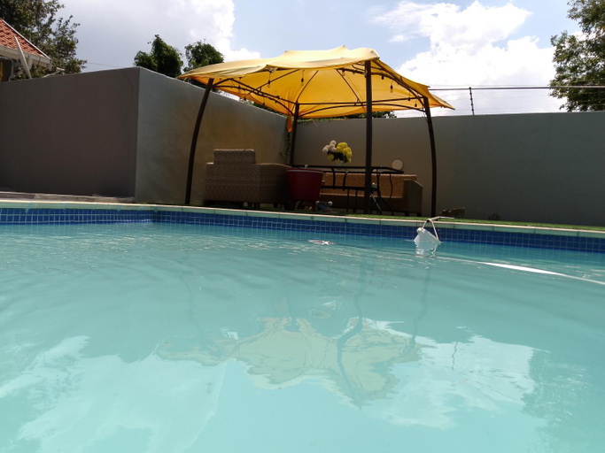 Others 2, dulcomb Guesthouse, City of Johannesburg