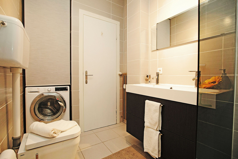 Bathroom 3, Spiaggia Azzurro -lakeside with terrace, Brescia