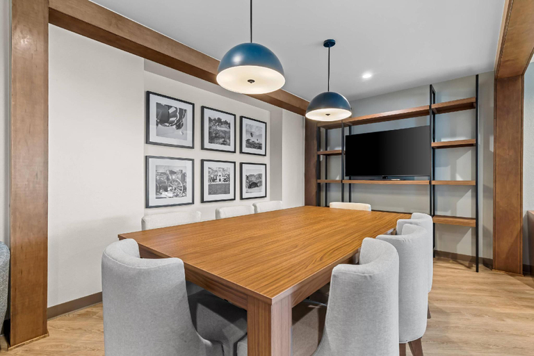 Public Area 3, Everhome Suites Temecula Wine Country, Riverside