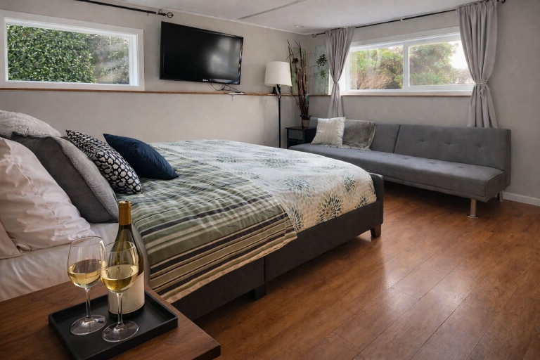 Bedroom 2, Brookside Falls, Nanaimo