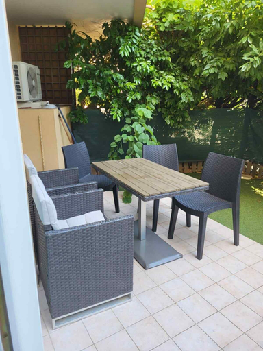 Outdoor dining, Paradise Riviera St laurent du Var-Nice, Alpes-Maritimes