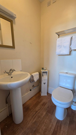 Bathroom, The Boughton Peterchurch - Pub Grub & Bed, Herefordshire