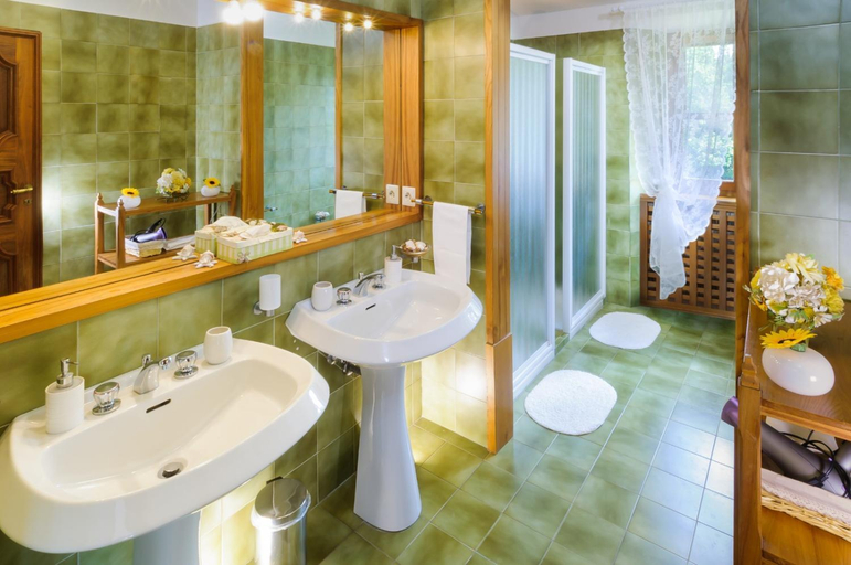 Bathroom 3, Convento di San Francesco Mondaino, Rimini