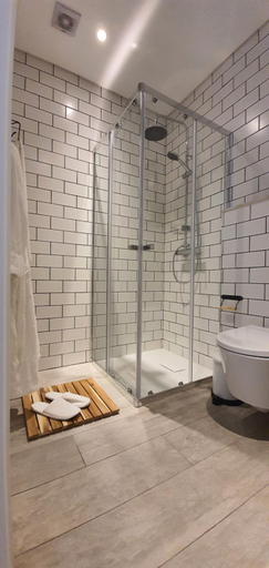 Bathroom 4, Campus 121 - Rooms, Faro