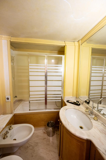Bathroom 3, Posta R.T.A., Trento