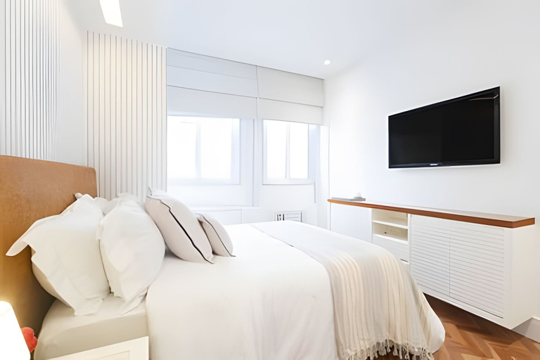 Room 3, Leblon 2BR Apt 1 Min From the Beach - by Casape, Rio de Janeiro