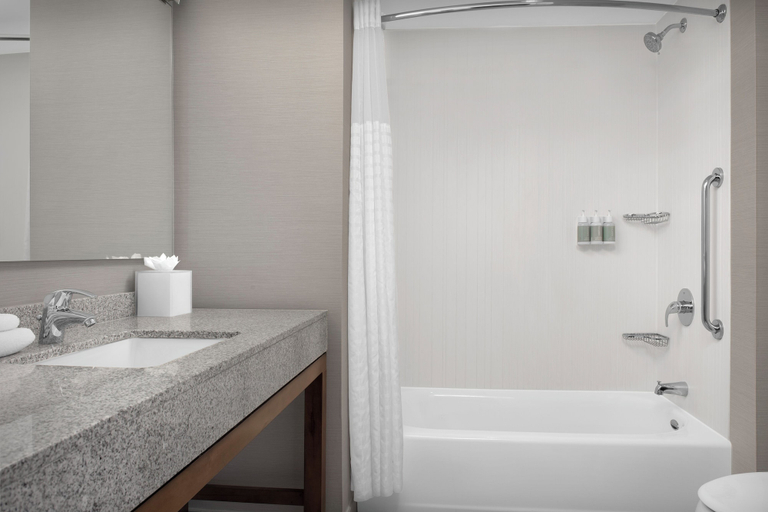 Bathroom 5, Courtyard by Marriott Richmond Downtown, Richmond