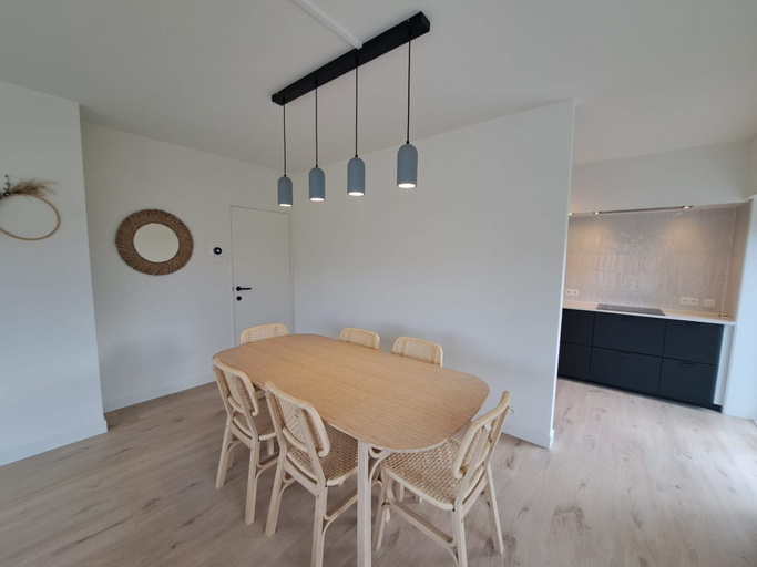 Dining 3, Bright 3-bedroom Flat by the Beach, West-Vlaanderen