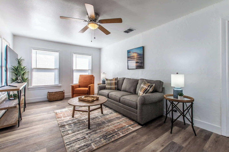 Living area 3, The Coastal Nest Relax & Unwind in Style, Nueces
