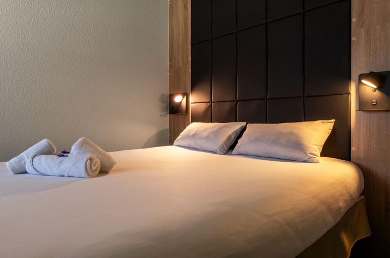 Bedroom 2, Hôtel Le Cyrano, Dordogne