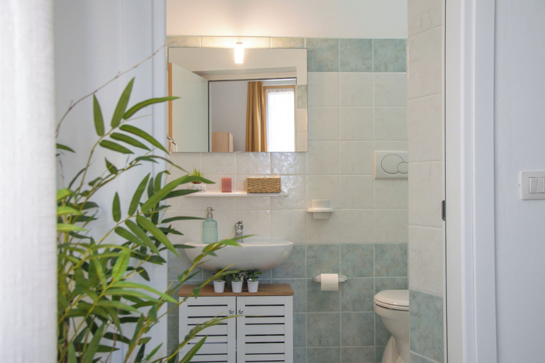 Bathroom 3, Actinia Accomodation, Sassari