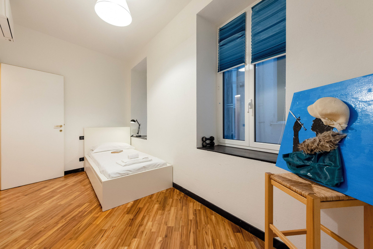 Bedroom 4, Charming Apartment Next To Genoa's Aquarium, Genova