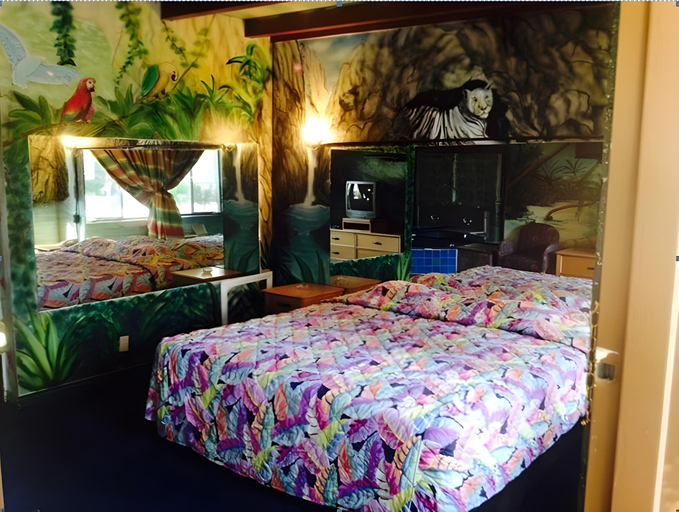 Bedroom 5, Oasis Motel, Clark