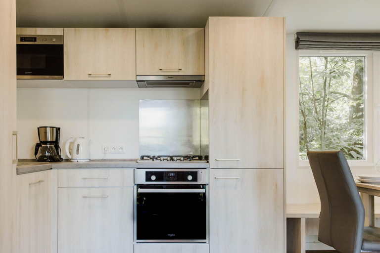 Private kitchen 3, Relaxing Apartment with Jacuzzi, Antwerpen
