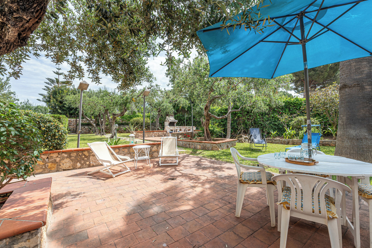 Terrace/patio 2, The Hidden Olive Gem by Wonderful Italy, Palermo