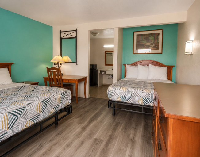 Bedroom 5, Vagabond Inn Hemet, Riverside