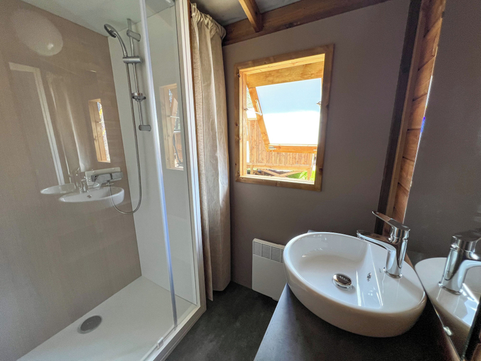 Bathroom, La Tamarissière Village, Hérault
