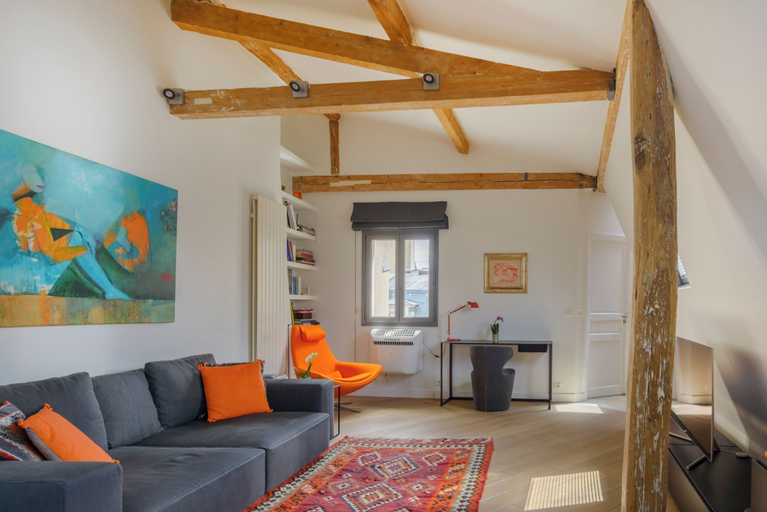 Living area 5, Le Marais Elegant residence, Paris