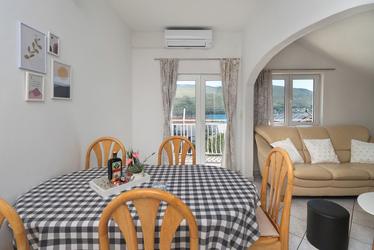Dining 4, Apartment Meri, Šibenik