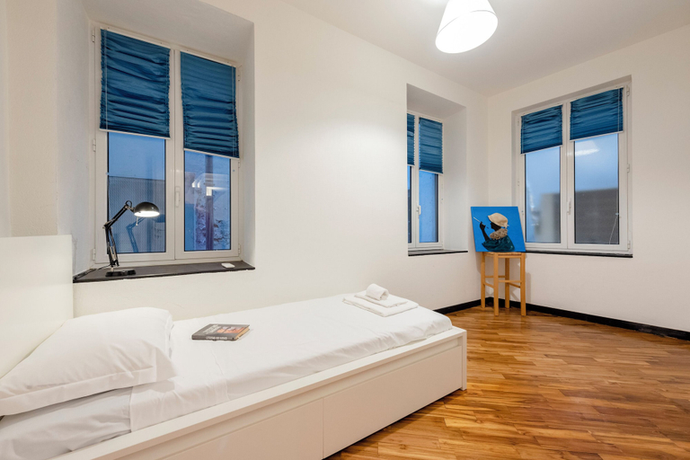 Bedroom 3, Charming Apartment Next To Genoa's Aquarium, Genova