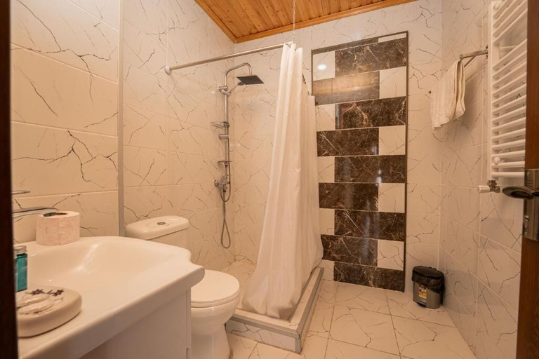 Bathroom 3, Hotel and Restaurant VILLA GIVISI, Lagodekhi