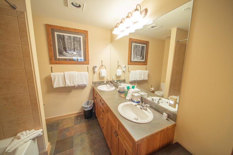 Bathroom 4, Red Hawk Lodge 2270, Summit