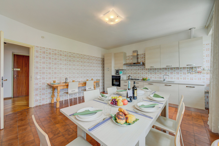 Others 3, Margherita Near Lake - Family Friendly, Brescia