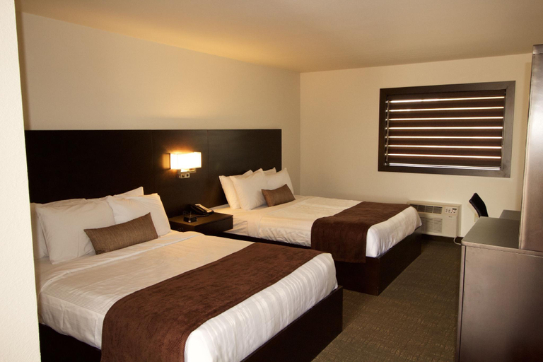 Bedroom 2, Baorders Inn and Suites by Cobblestone Hotels-Syracuse, Hamilton