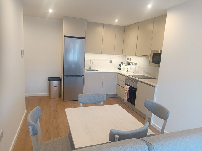 Private kitchen 2, Victory Suites, - Swimming Pool and Gym, Close to Airport, Beach and Ocean Village, Gibraltar