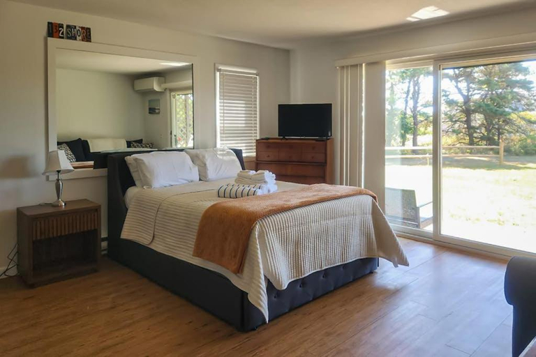 Others 3, Large Studio with Patio and Pool, Barnstable